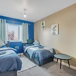 Cozy 2 Bedroom Apt In Hever Hall