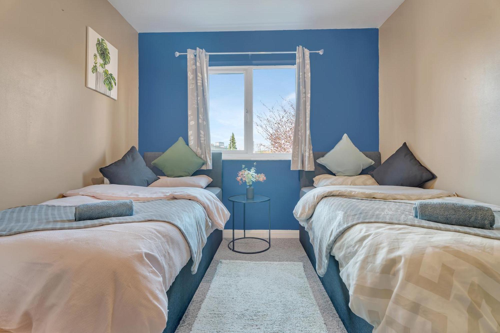 Cozy 2 Bedroom In Hever Hall *